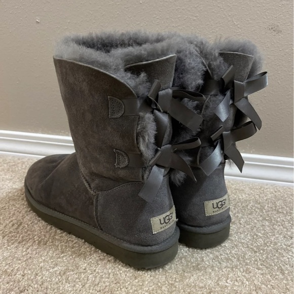 UGG boots - Picture 1 of 4